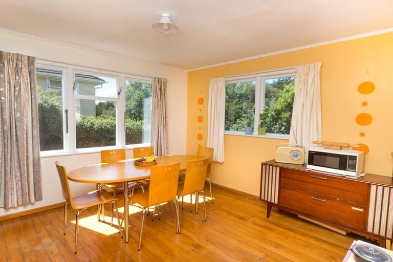 Photo of property in 165 Castor Crescent, Cannons Creek, Porirua, 5024