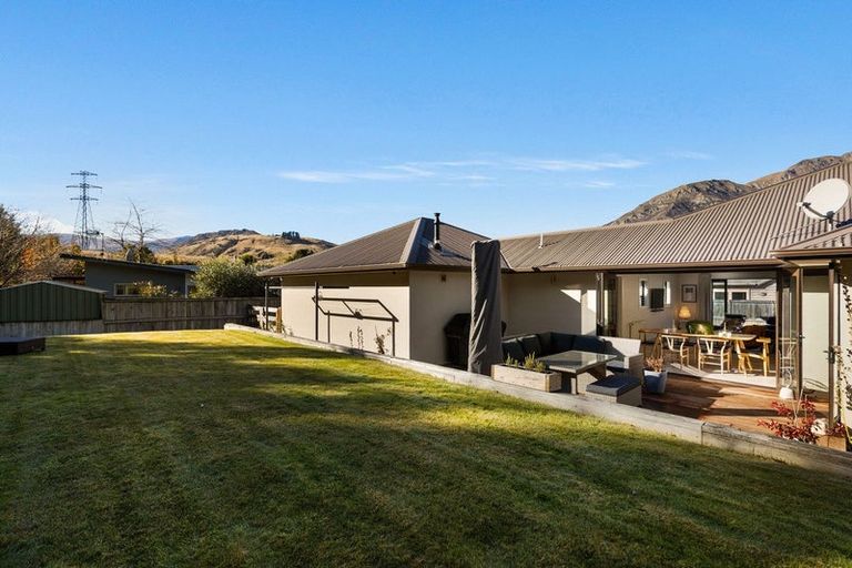 Photo of property in 28 Quill Street, Lake Hayes, Queenstown, 9304
