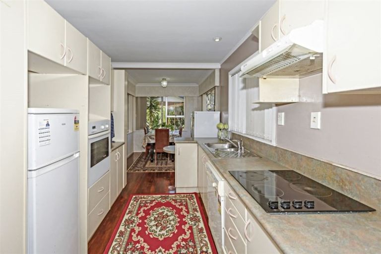 Photo of property in 65 Larnoch Road, Henderson, Auckland, 0610