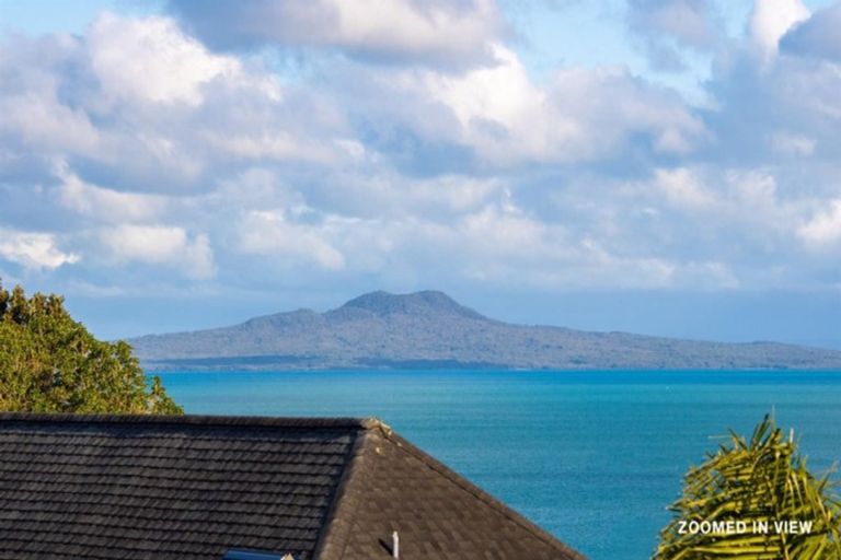 Photo of property in 2/29 Orchard Road, Browns Bay, Auckland, 0630