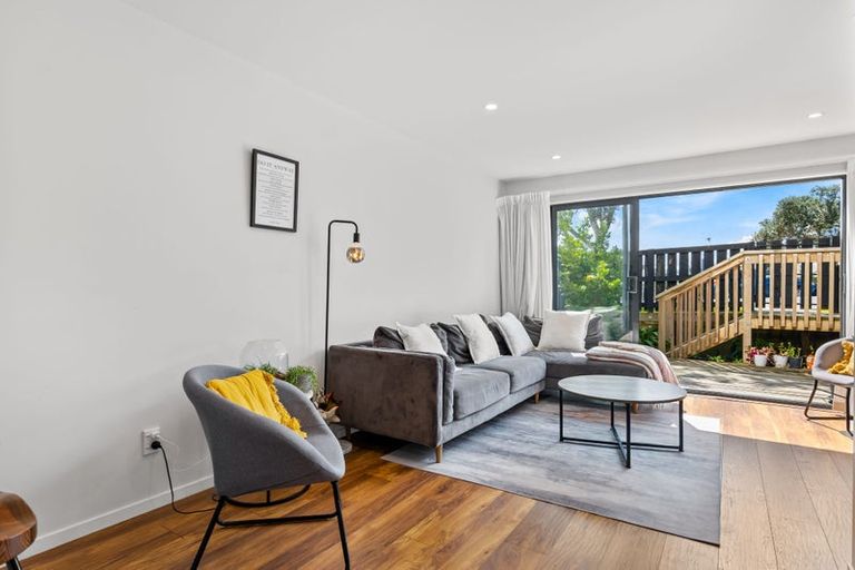 Photo of property in 8/36 Kaipatiki Road, Glenfield, Auckland, 0629