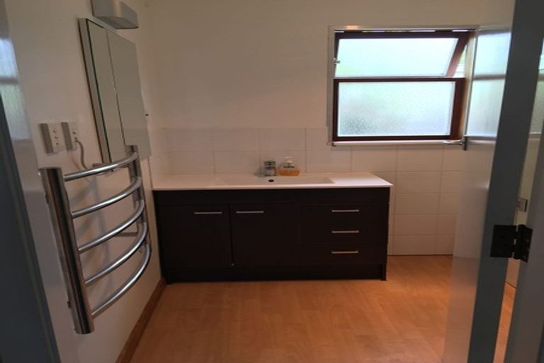 Photo of property in 5 Fraser Avenue, Johnsonville, Wellington, 6037