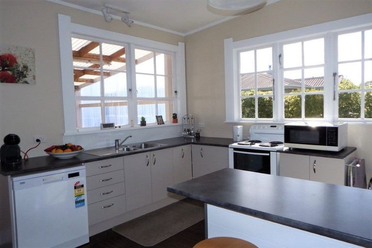 Photo of property in 8 Toia Street, Marton, 4710