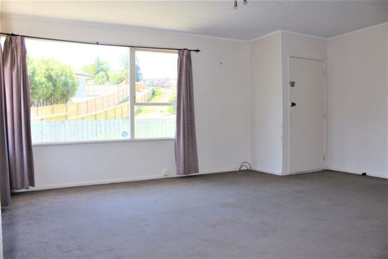 Photo of property in 25 Hewlett Road, Massey, Auckland, 0614