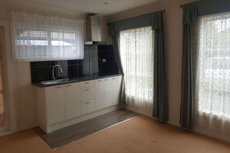 Photo of property in 32 Middlefield Drive, East Tamaki Heights, Auckland, 2016