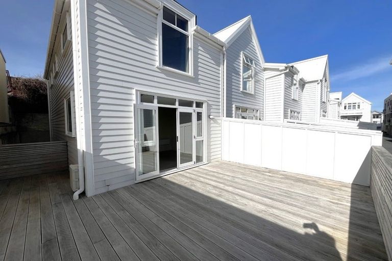 Photo of property in Pirie Street Townhouses, 35/35 Pirie Street, Mount Victoria, Wellington, 6011