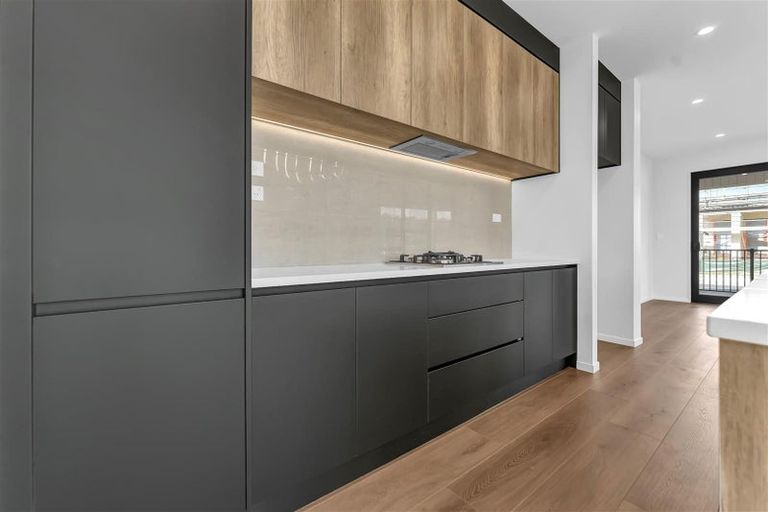 Photo of property in 16 Waimarie Drive, Karaka, 2578