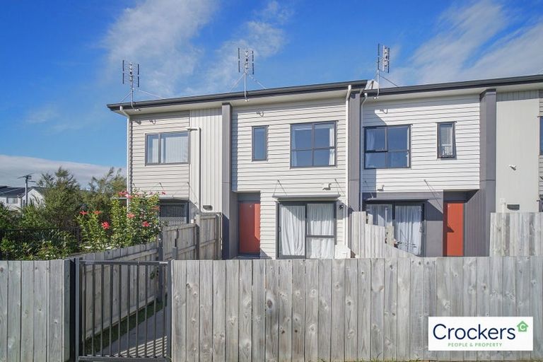 Photo of property in 63 Matawhanga Drive, Wattle Downs, Auckland, 2103