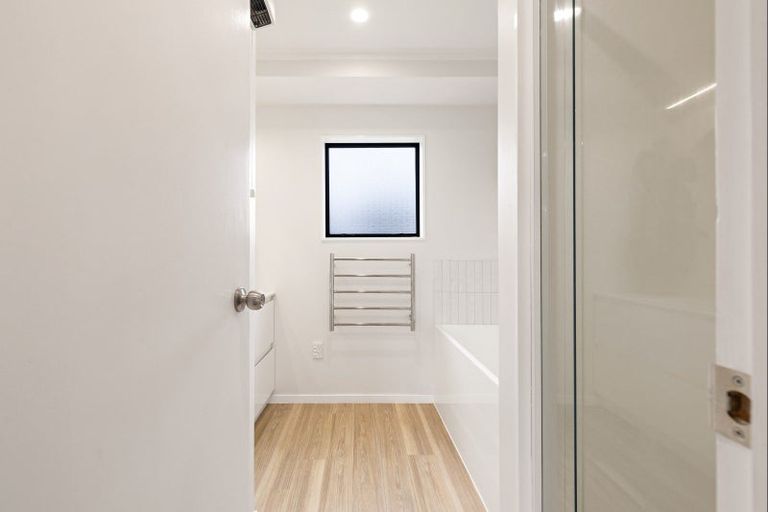 Photo of property in 100 Hillcrest Drive, Kelvin Grove, Palmerston North, 4414