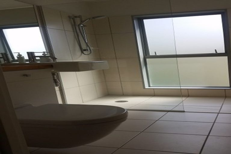 Photo of property in 3/16 Oriental Terrace, Oriental Bay, Wellington, 6011