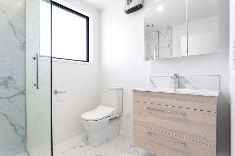 Photo of property in 1/21 Karamu Street, Te Atatu Peninsula, Auckland, 0610