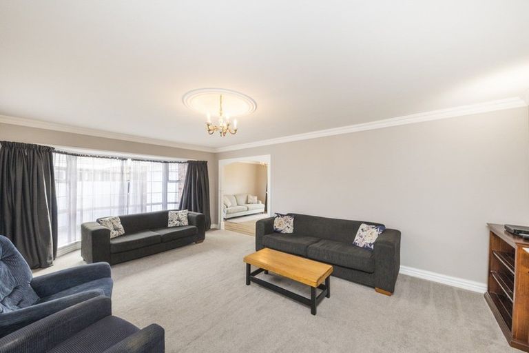 Photo of property in 6 Grange Place, Milson, Palmerston North, 4414