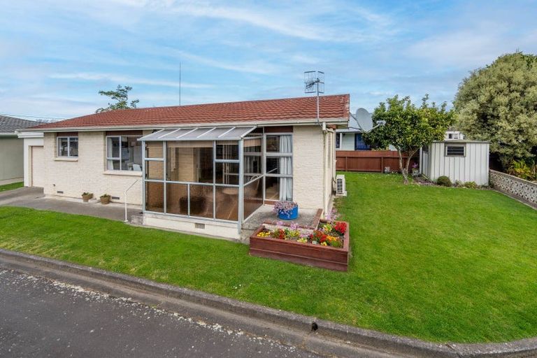 Photo of property in 2/3 Murphy Road, Taradale, Napier, 4112
