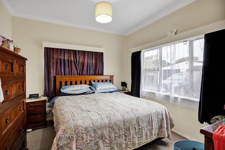 Photo of property in 73 Camberwell Road, Hawera, 4610