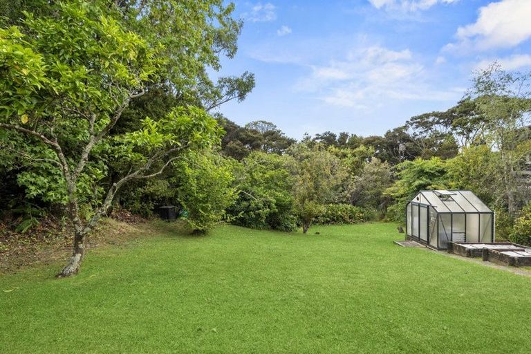 Photo of property in 8 Kauri Road, Birkenhead, Auckland, 0626