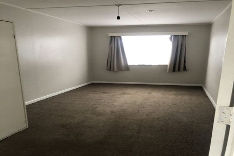 Photo of property in 236 Sutherland Road, Lyall Bay, Wellington, 6022