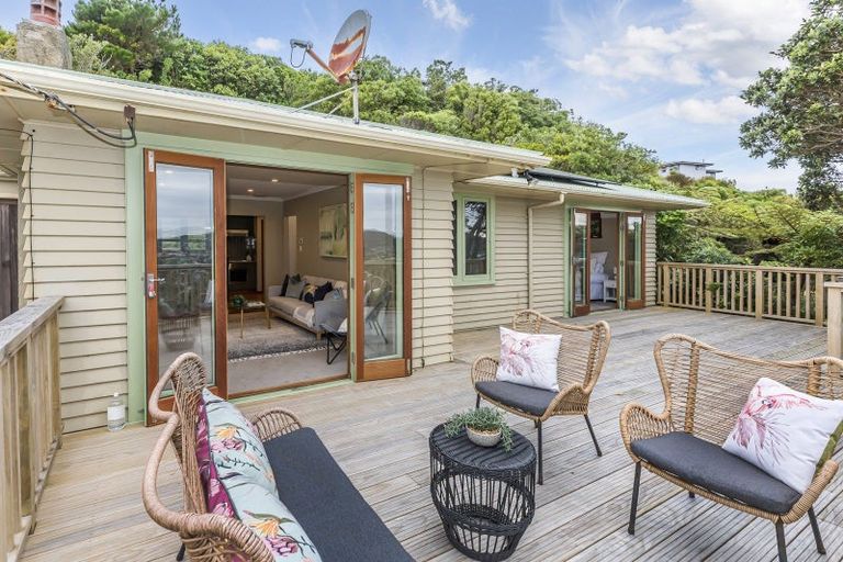 Photo of property in 33 Bedford Street, Northland, Wellington, 6012