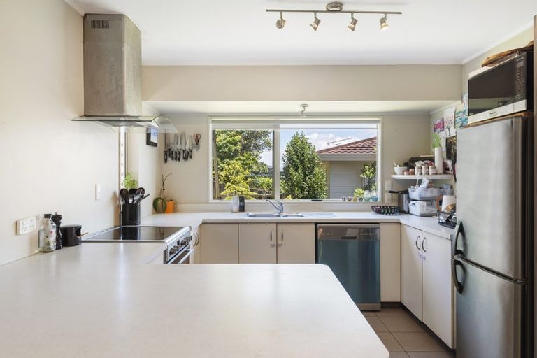 Photo of property in 1/44 Barbados Drive, Unsworth Heights, Auckland, 0632