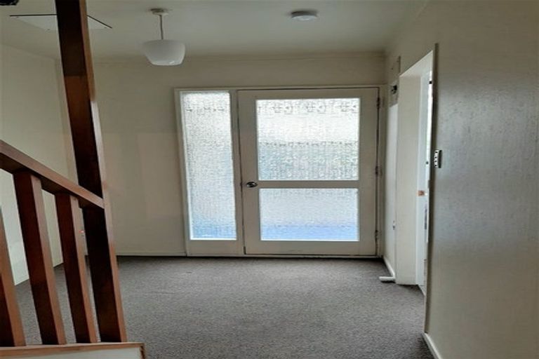 Photo of property in 3/2 Burdendale Grove, Churton Park, Wellington, 6037