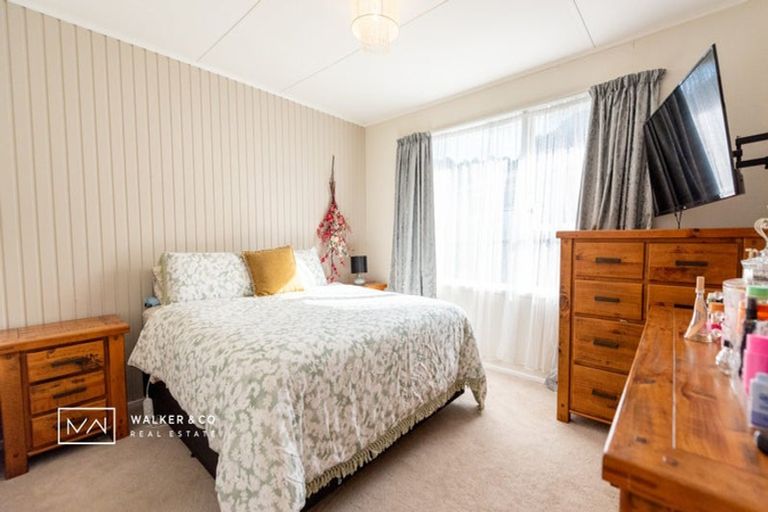 Photo of property in 15 Kaponga Street, Wainuiomata, Lower Hutt, 5014