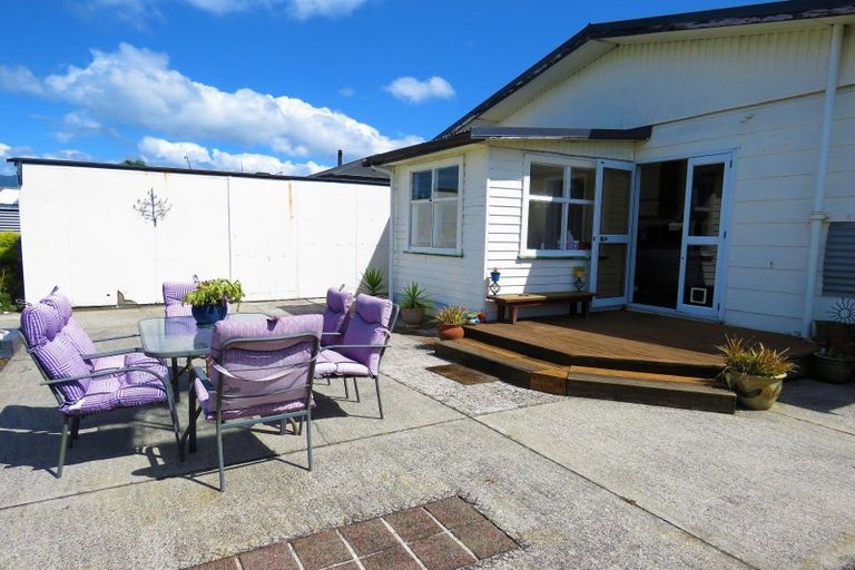 Photo of property in 121 Romilly Street, Westport, 7825