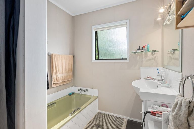 Photo of property in 2/35 Bay Street, Red Beach, 0932