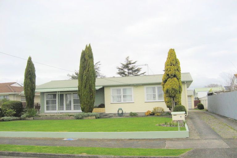 Photo of property in 4 Earl Street, Levin, 5510