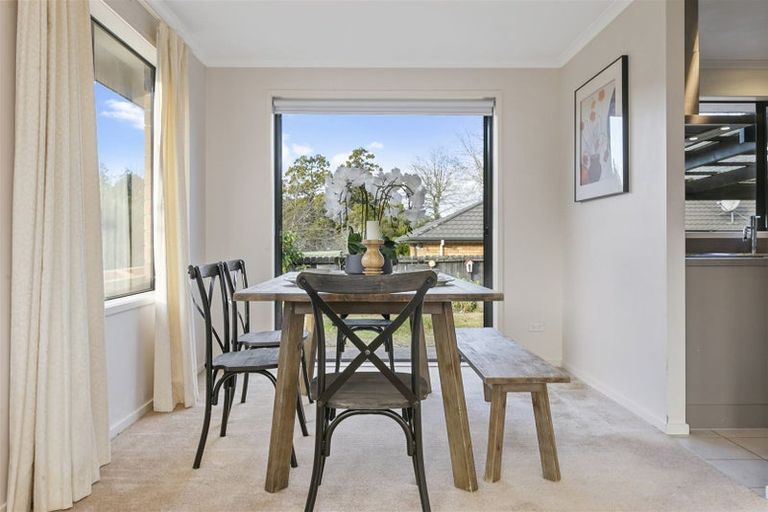 Photo of property in 35 Cabeleigh Drive, Helensville, 0800