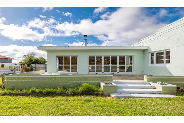 Photo of property in 53 Rhodes Street, Waimate, 7924