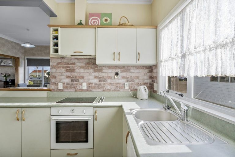 Photo of property in 17 Tasman Street, Opunake, 4616