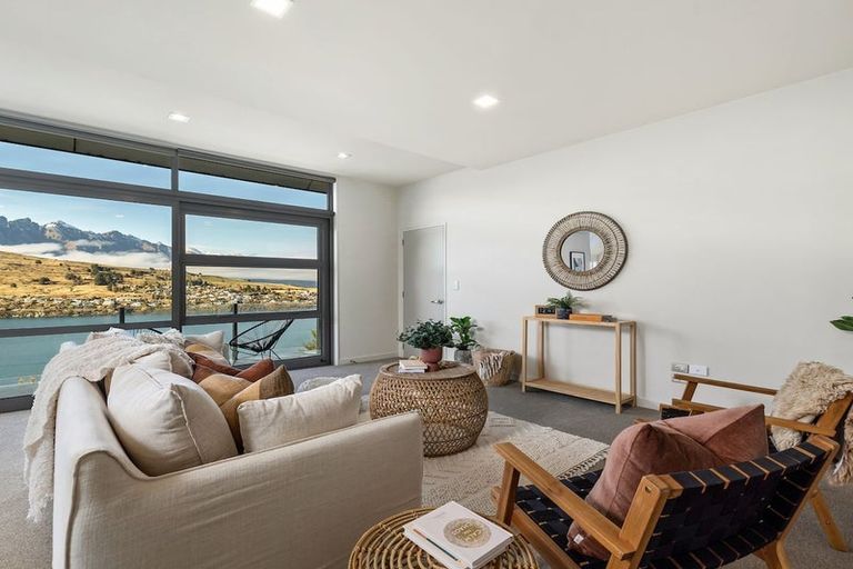 Photo of property in 2/11 Gum Lane, Queenstown, 9300