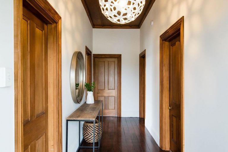 Photo of property in 6 Neeve Road, Taradale, Napier, 4112