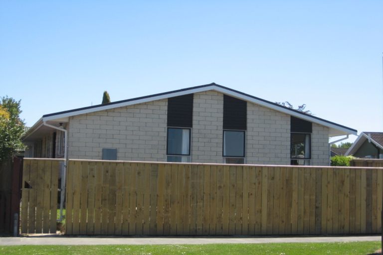Photo of property in 39 Oldwood Street, Bishopdale, Christchurch, 8053