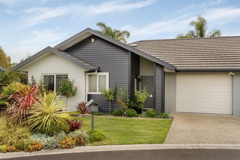 Photo of property in 21 Bridgewater Way, Pyes Pa, Tauranga, 3112