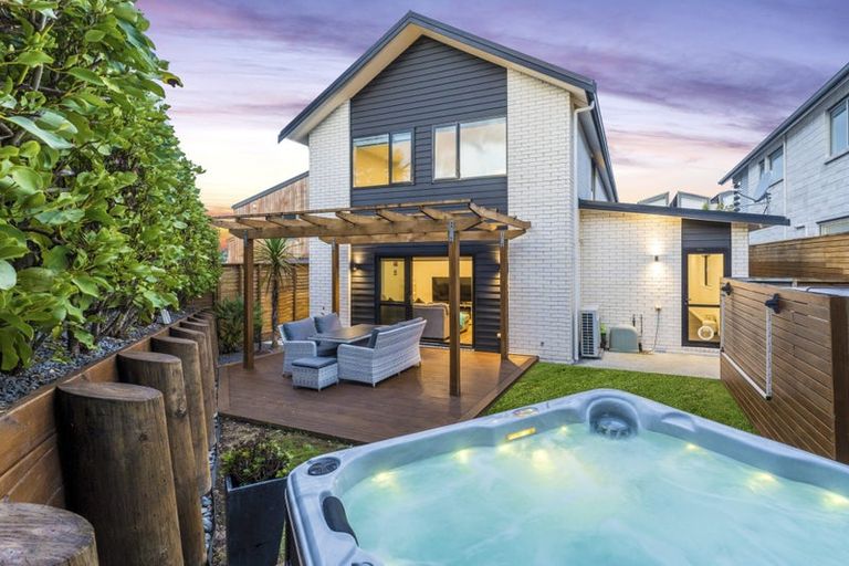 Photo of property in 23b Westgate Drive, Westgate, Auckland, 0614