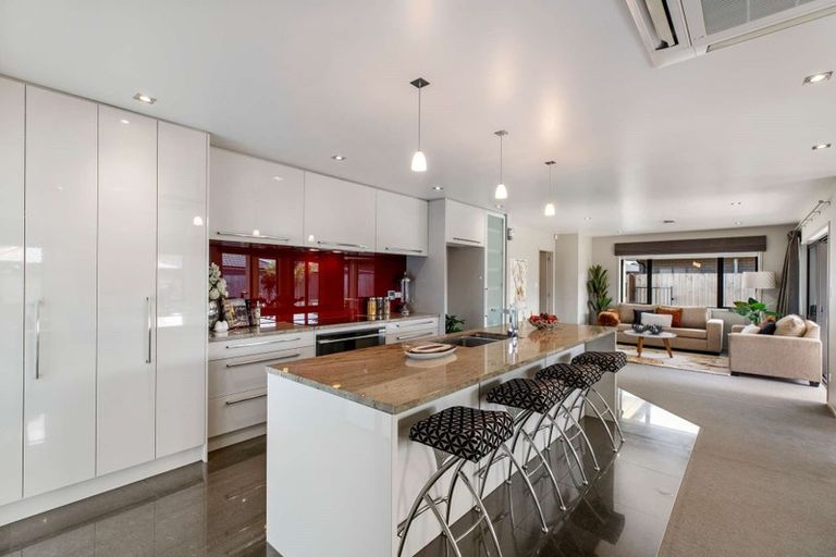 Photo of property in 32 Ripple Grove, Waiuku, 2123