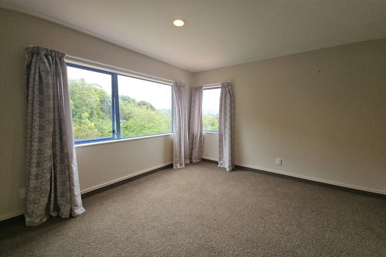 Photo of property in 7 Lanyon Place, Whitby, Porirua, 5024