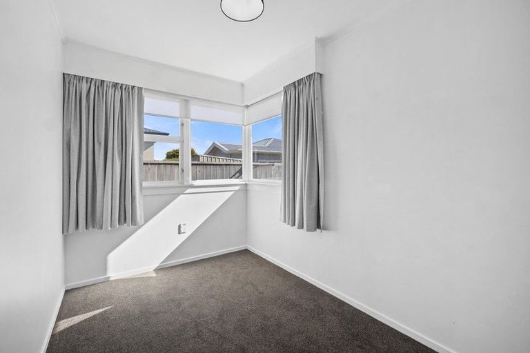 Photo of property in 1/306 Devon Street West, New Plymouth, 4310