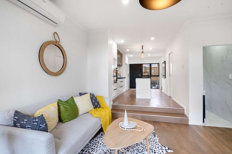 Photo of property in 10/32 Brandon Road, Glen Eden, Auckland, 0602