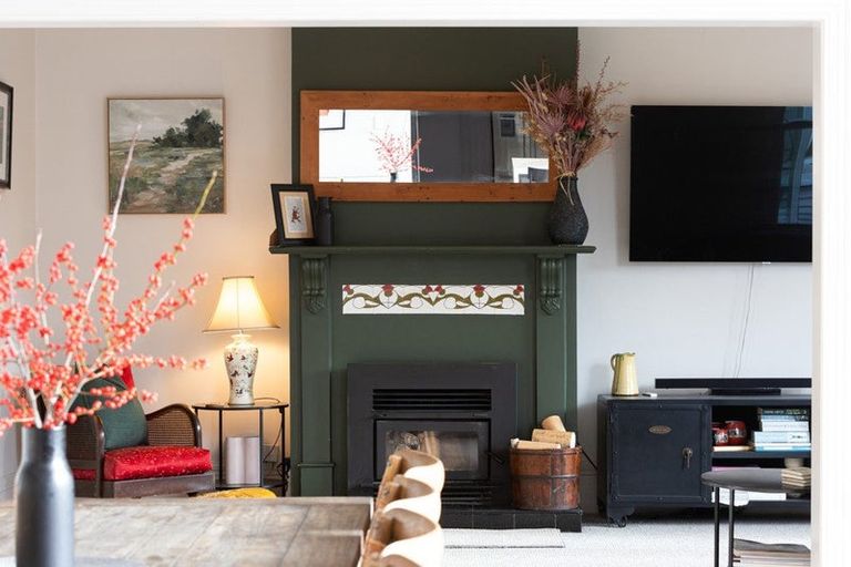 Photo of property in 8 Aikmans Road, Merivale, Christchurch, 8014