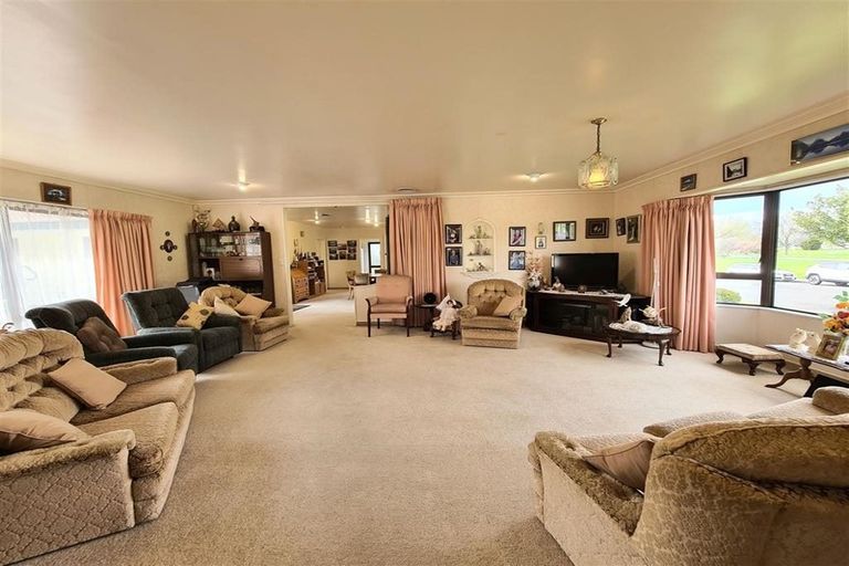 Photo of property in 100 Freyberg Avenue, Tamatea, Napier, 4112