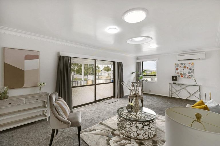 Photo of property in 14 Clayton Road, Manurewa, Auckland, 2102