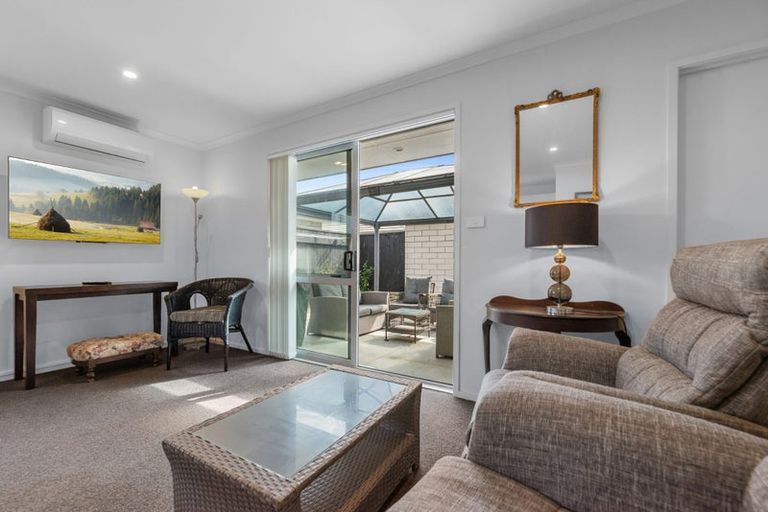 Photo of property in 16 Crest Way, Papamoa, 3118