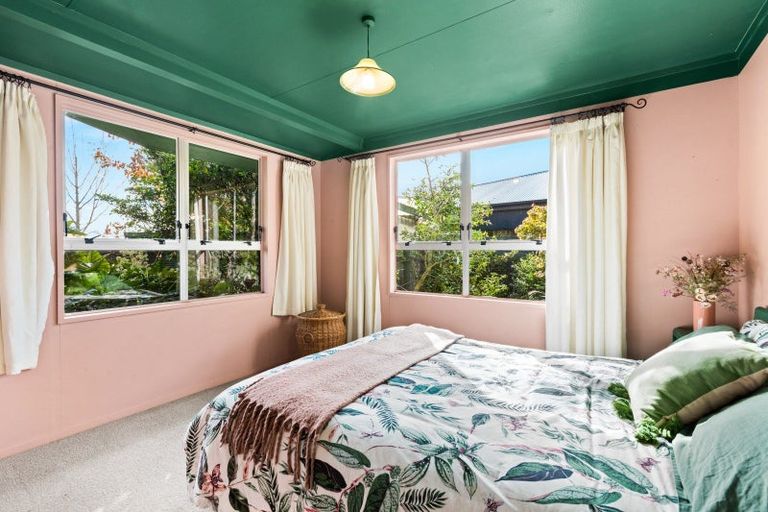 Photo of property in 12 Saint Hill Lane, Havelock North, 4130