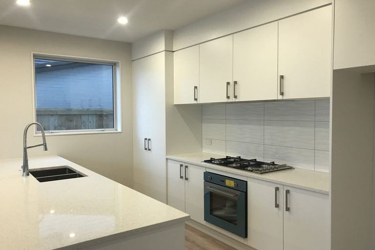 Photo of property in 25 Karokaro Road, Takanini, 2112