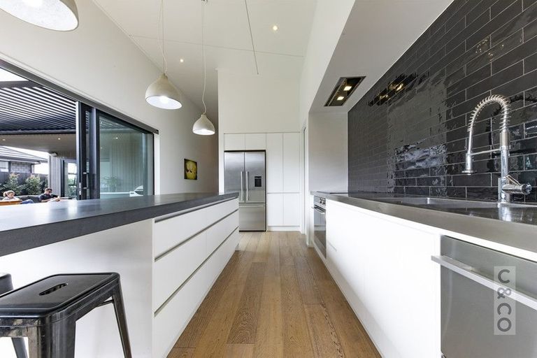 Photo of property in 28 Pohutukawa Parade, Riverhead, 0820