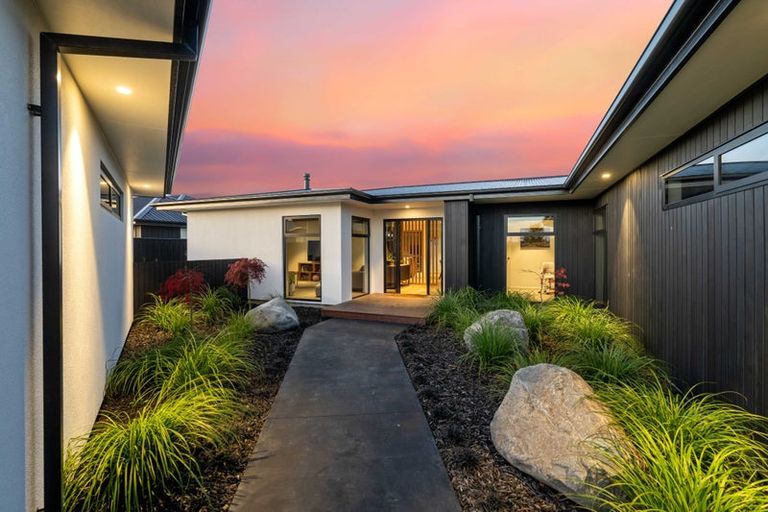 Photo of property in 19 Frank Ernest Crescent, Prebbleton, 7676