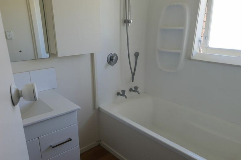 Photo of property in 28 Landscape Road, Papatoetoe, Auckland, 2025
