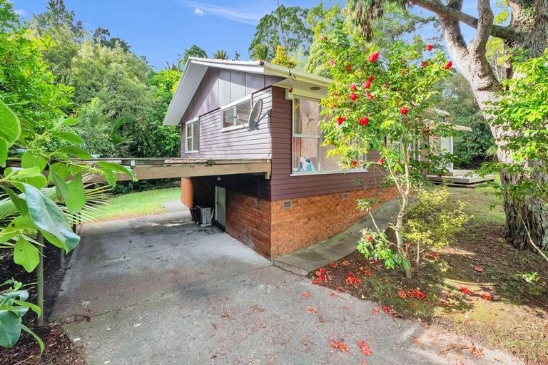 Photo of property in 18 Ngaio Road, Titirangi, Auckland, 0604