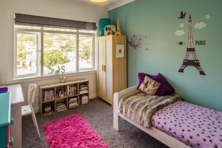 Photo of property in 102 The Parade, Island Bay, Wellington, 6023